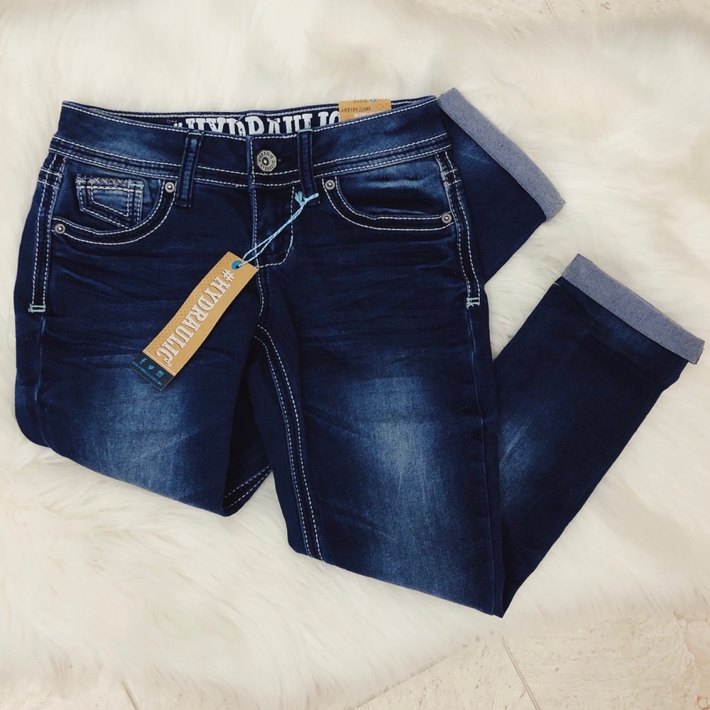 New Woman’s Hydraulic Size 26 Blue Capris Jeans